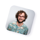 Uomo sorridente